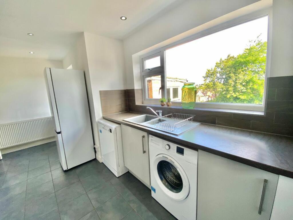 Coventry Huge 4Bed 2Bath Private Parking Nec By Empower Homes מראה חיצוני תמונה