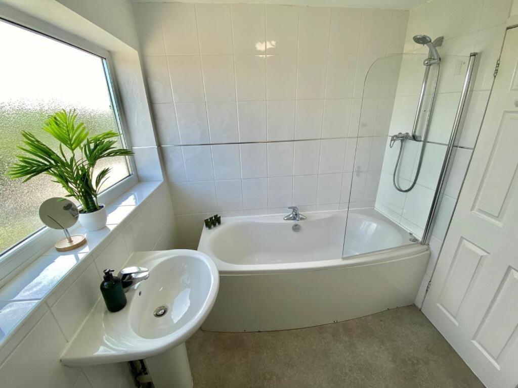 Coventry Huge 4Bed 2Bath Private Parking Nec By Empower Homes מראה חיצוני תמונה