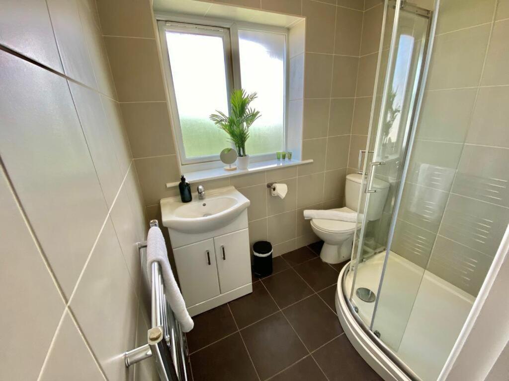 Coventry Huge 4Bed 2Bath Private Parking Nec By Empower Homes מראה חיצוני תמונה